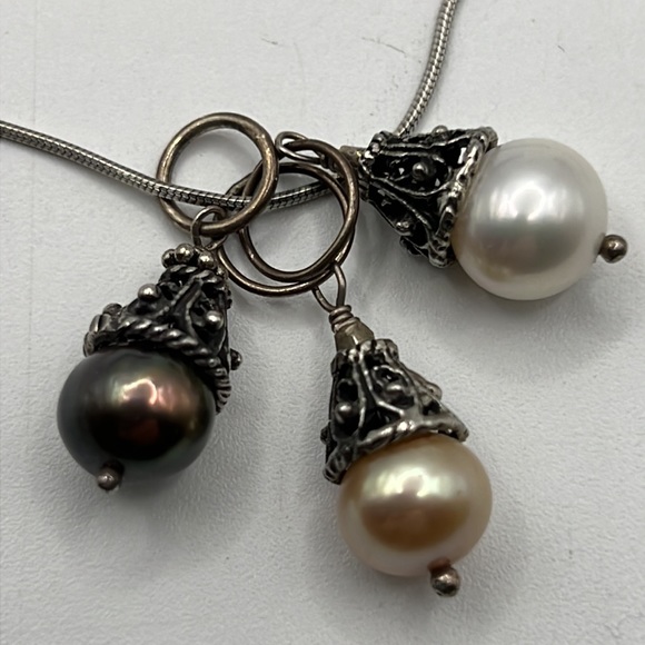 THREE ETRUSCAN LOOK PEARL AND STERLING PENDANTS ON 18” STERLING SNAKE CHAIN - Picture 2 of 8
